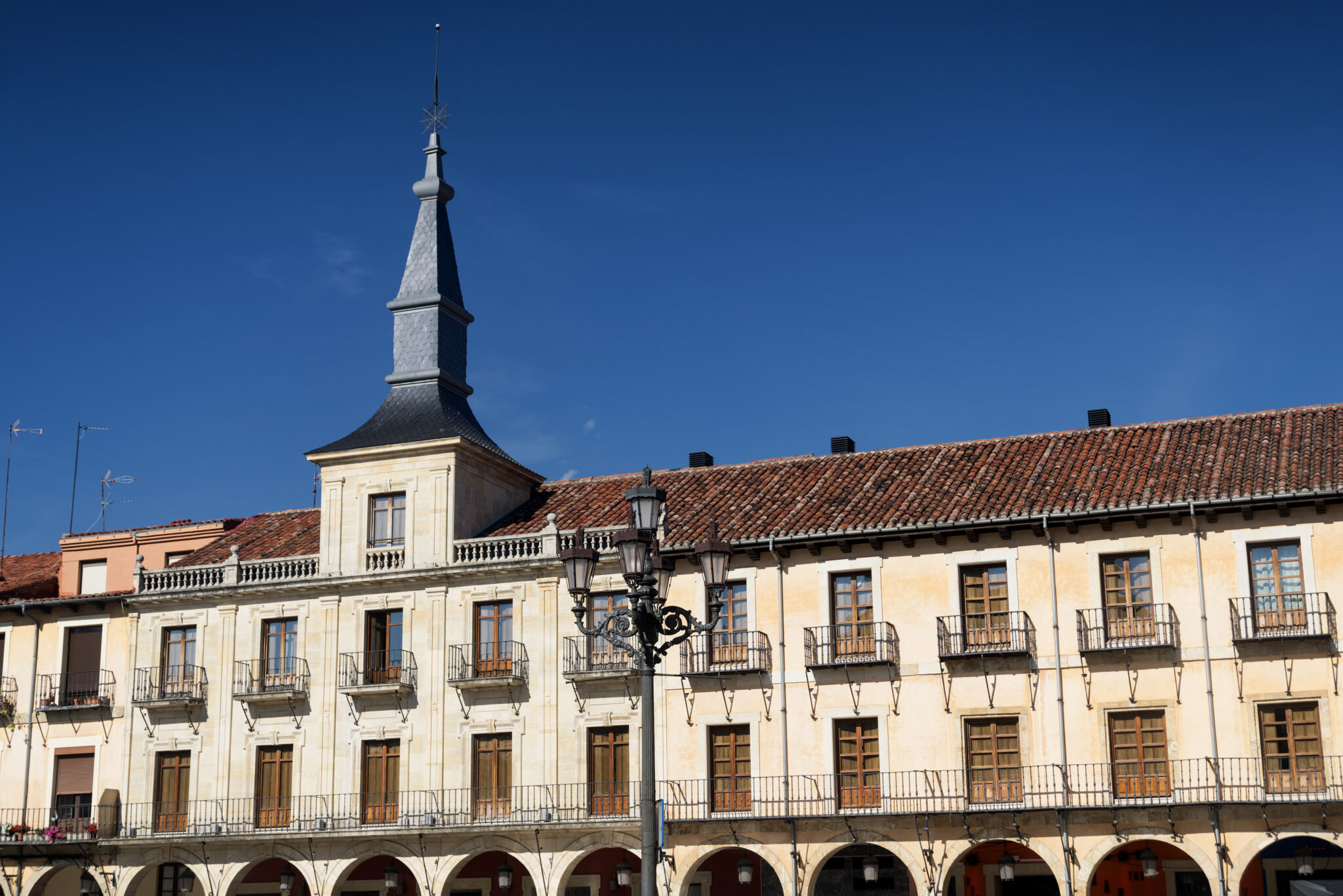 Plaza Mayor de León - Cerca del Apartamento Turístico Bermudo III